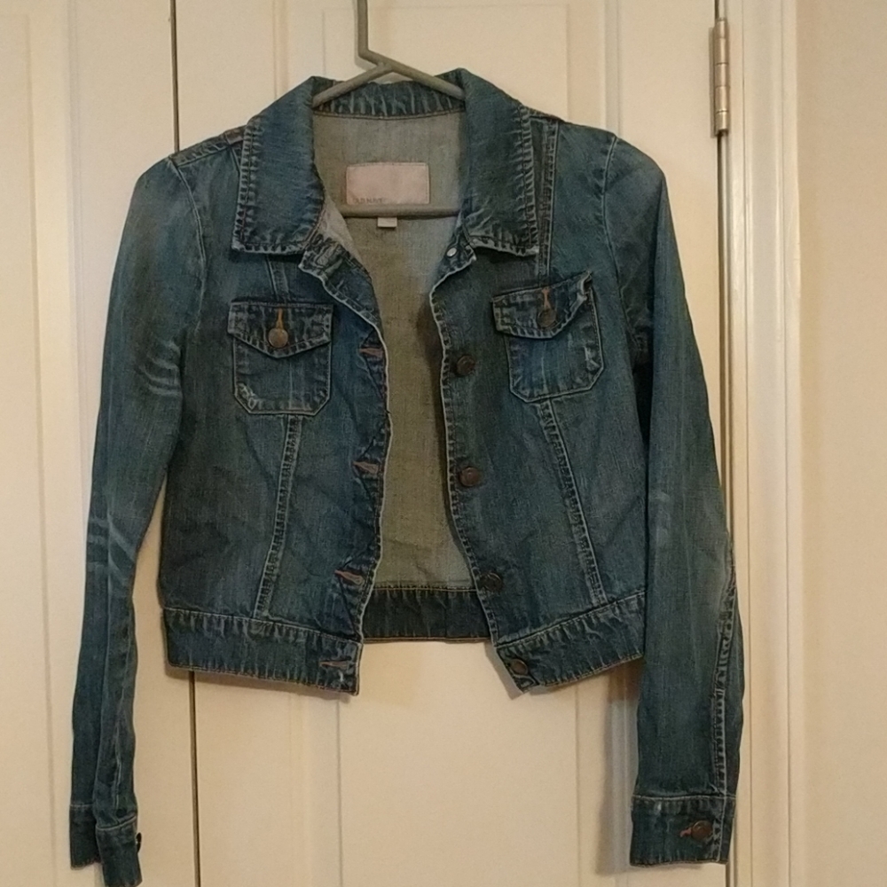 Cropped denim jacket